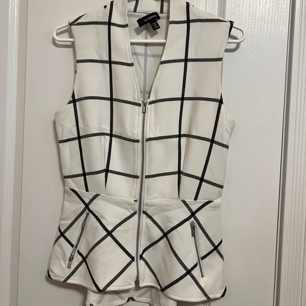 Le Chateau Zip up Peplum top